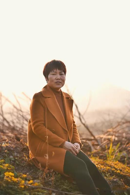 湖南石门救灾期间，女村支书向金元累到声音嘶哑，却因一对网购价格不到100元的金耳