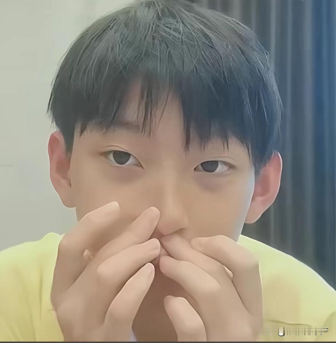原来小玥儿小箖箖，
去加拿大参加夏令营了….
小箖箖在加拿大给在悉尼出差的奶奶打