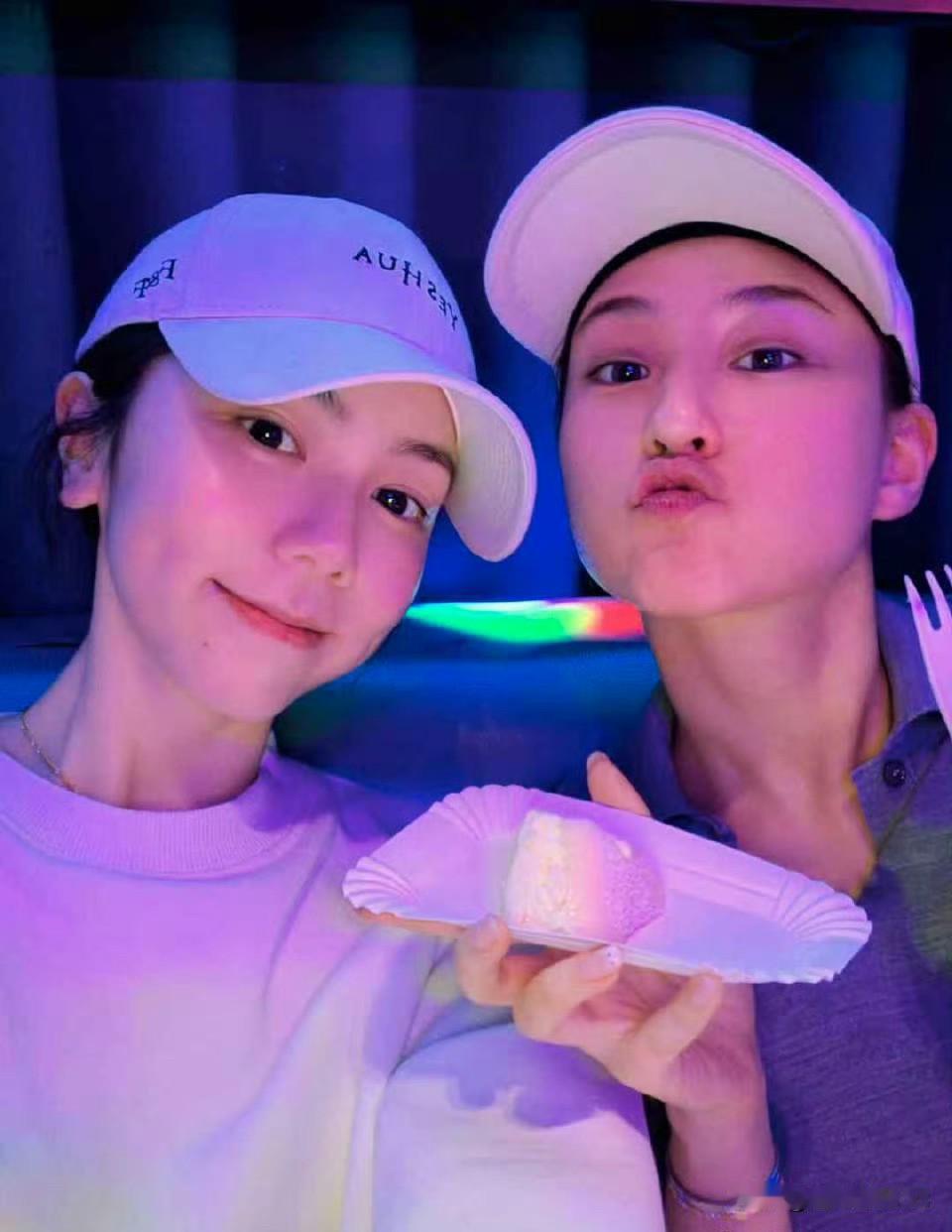 何超莲和邓紫棋私底下就是好闺蜜