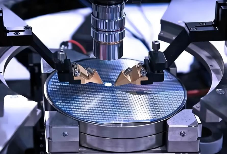 美利坚：绝不允许，使用美国技术的光刻机，卖给中国。中国：绝不允许，使用中国稀土的