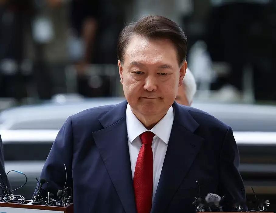 海军陆战队特检组启动对前总统尹锡悦私宅的搜查扣押 

11日韩国李明贤殉职海军陆