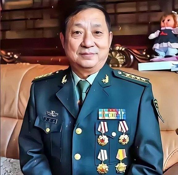 1978年，26岁的副连长刘保健回家探亲，父母催婚催得急，他硬着头皮相亲，却在村