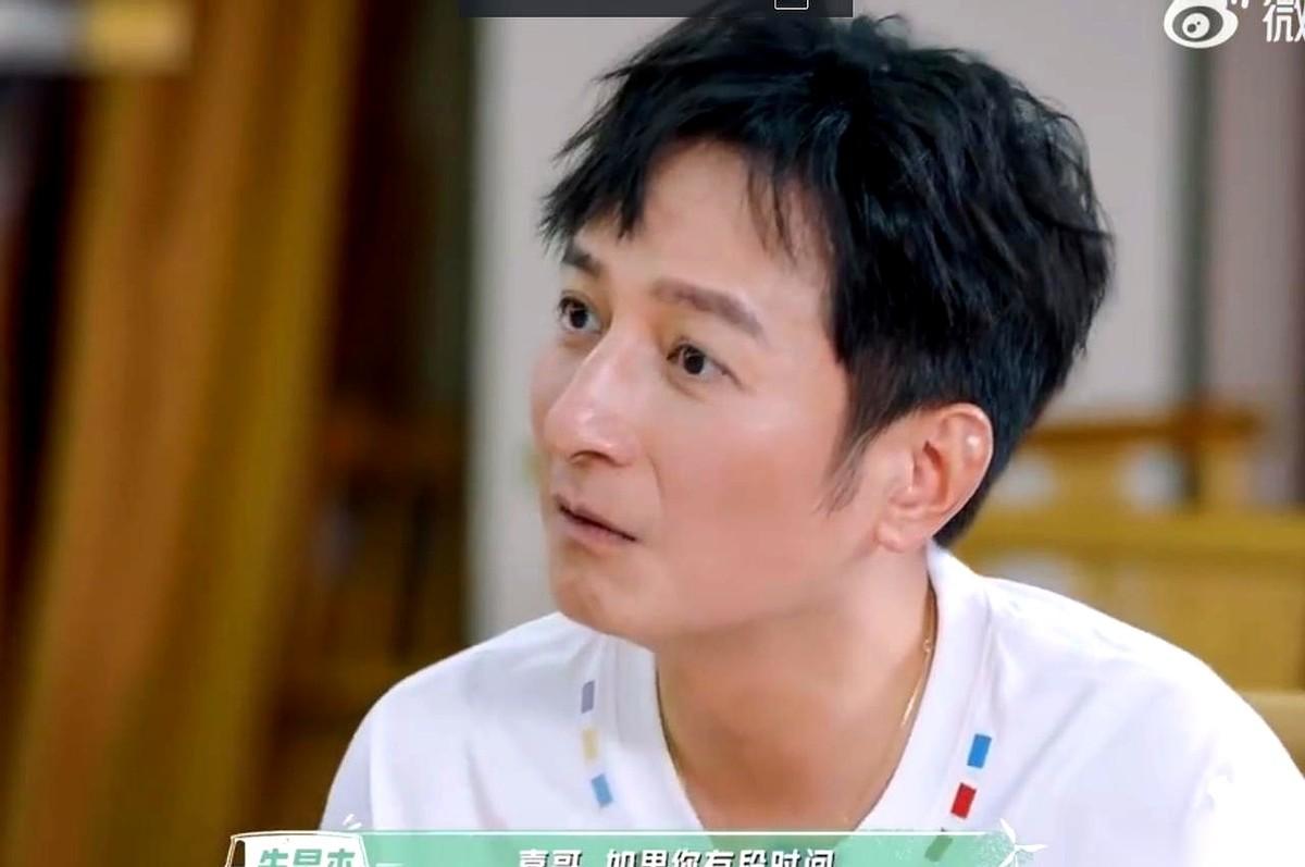 什么叫真朋友？
大概就是，全世界都快忘了你、连你自己都觉得自己要“过气”了的时候