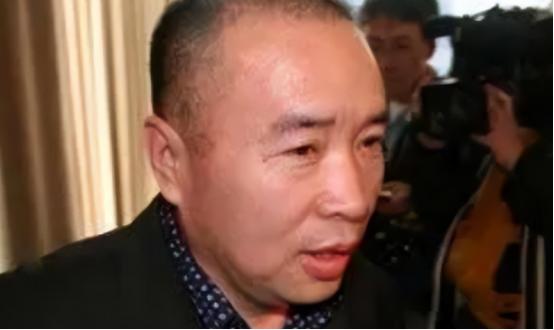 1999年，专案组抓捕赖昌星，没想到有人做内鬼通知赖昌星逃到加拿大，经排查，这个