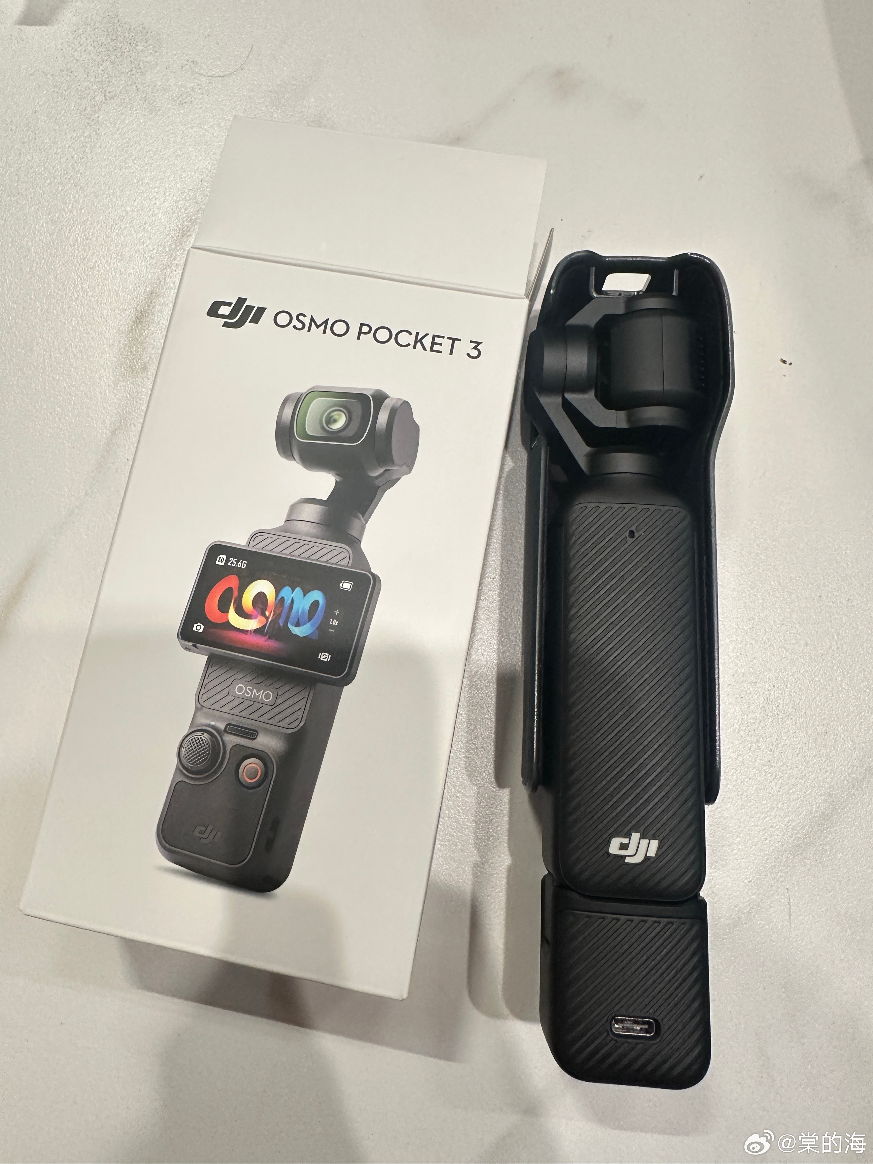 虽然说我本来是想等4pro的测评出了再决定买哪个的，但是有惊喜还是很开心啦