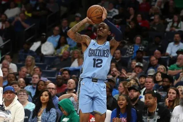 莫兰特被禁赛，将帅矛盾进一步升级
据灰熊队官方宣布，因莫兰特发表对球队不利言论，