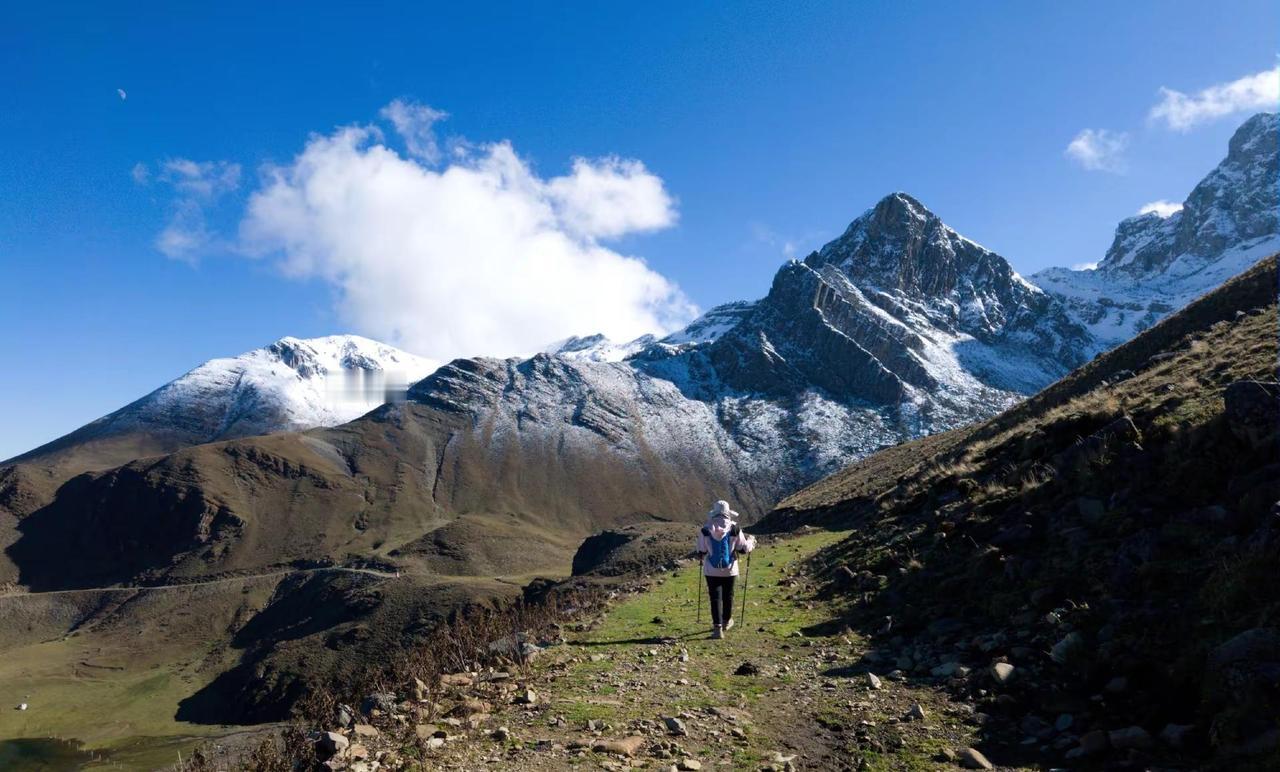 妖精塘玩雪摇人 听说妖精塘下雪了，这两天有没有想去玩雪的？每天都可以出发，昆明集