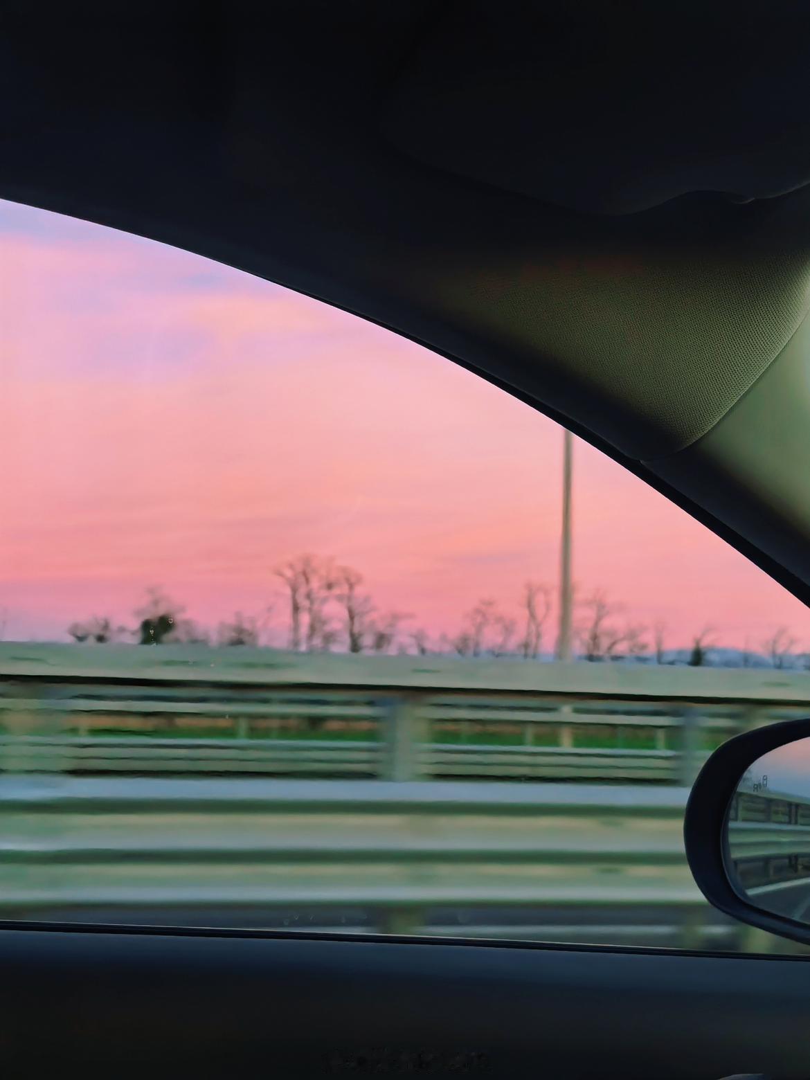 各位早上好 开工大吉
我也在意大利开工啦！
接下来几天会开着零跑 自驾意大利！