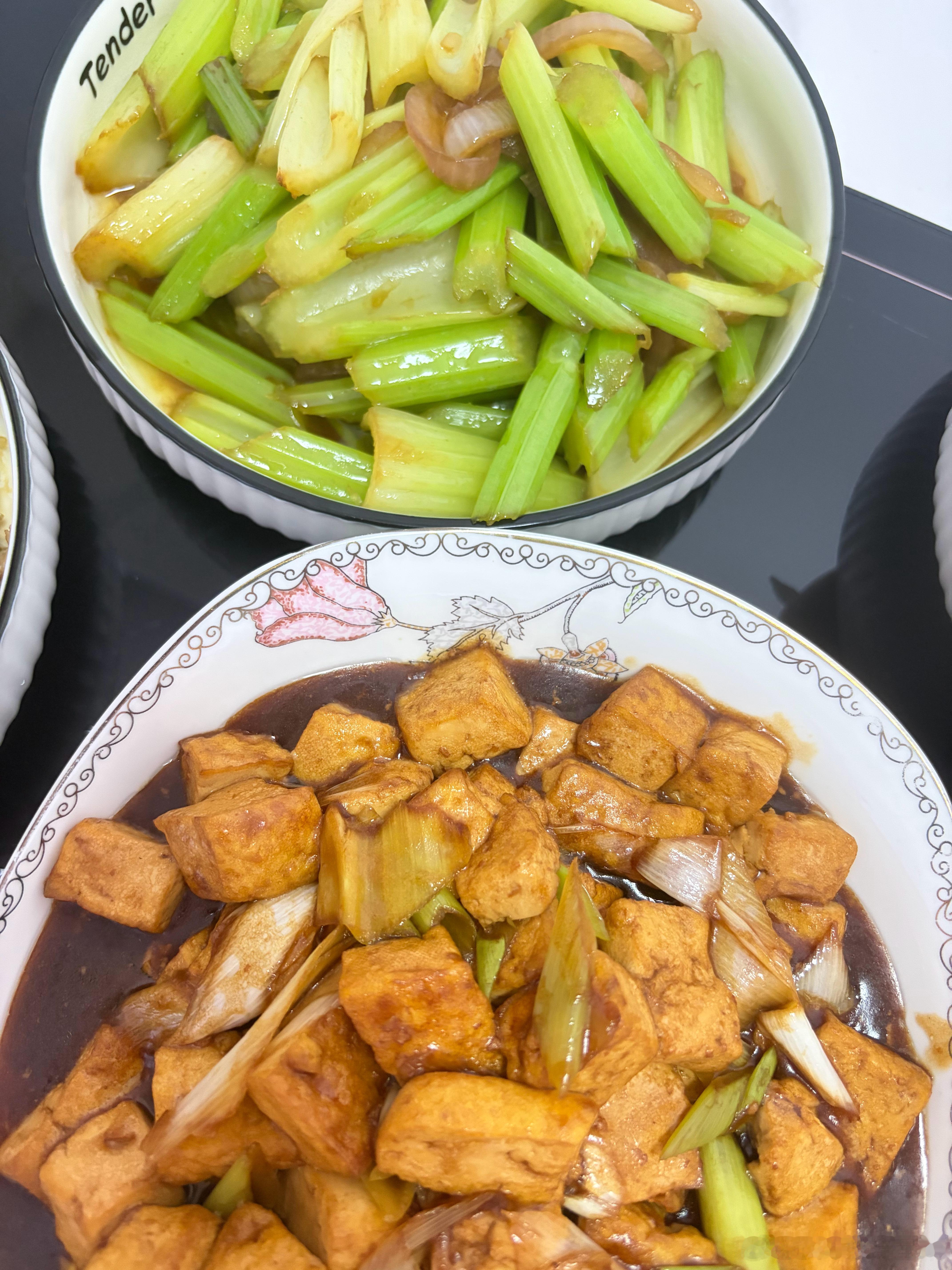 吃饭吃饭 