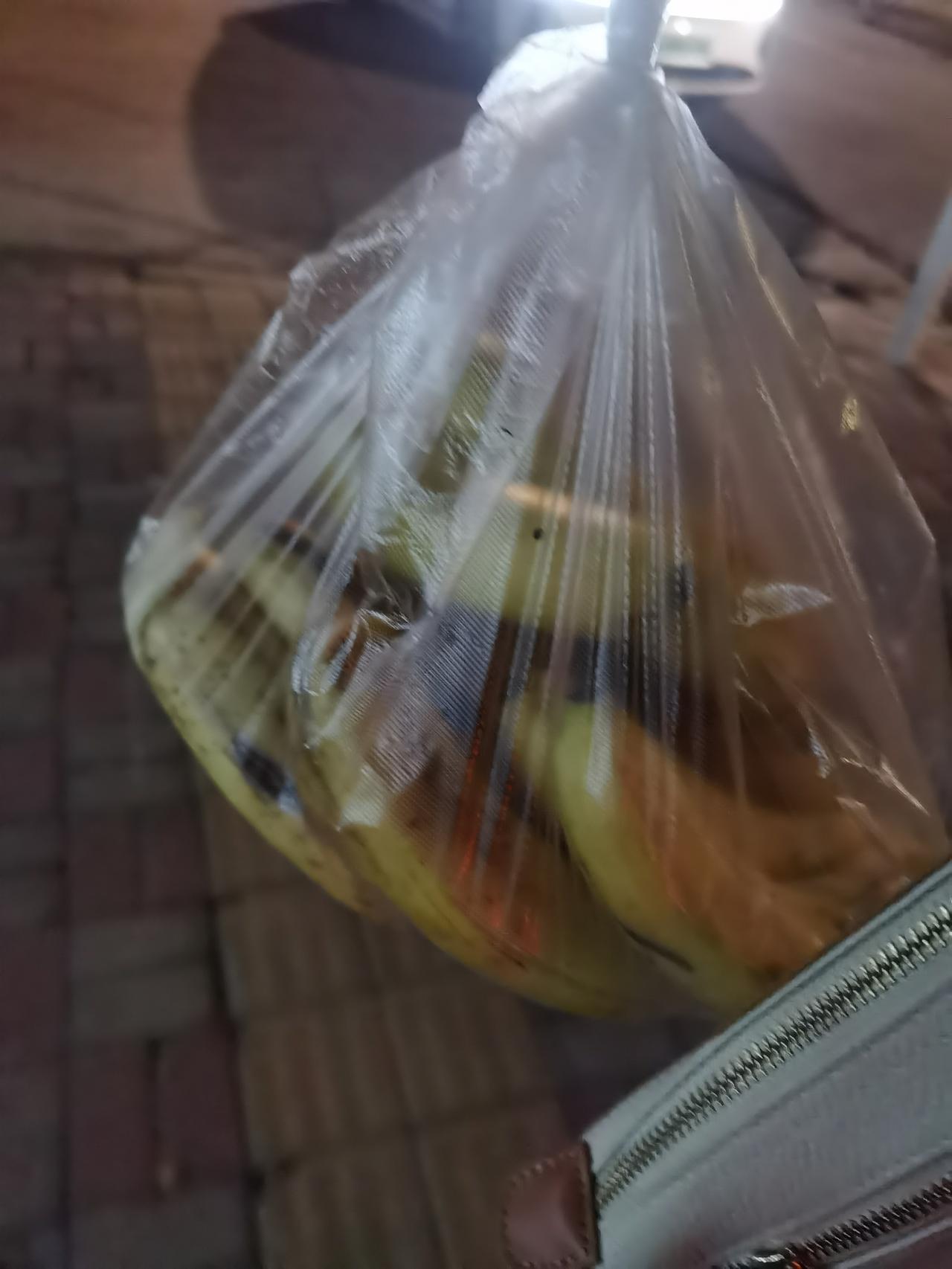 仅仅2元钱！让一个中年男人无法回家！ 
下班晚了，经过一个昏暗的路口，一个中年男