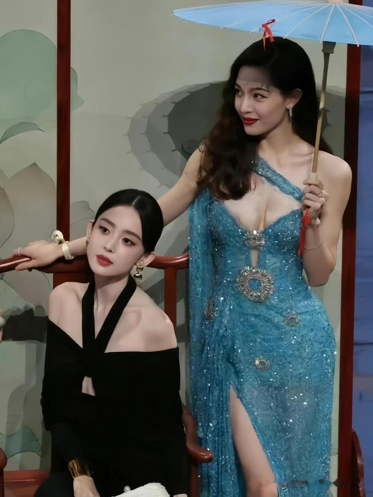 娜扎和钟楚曦美貌、身材让人流连忘返啊！