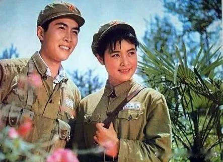 今天，把电影《小花》又看了一遍，自从有了网络，《小花》是我每年复看的电影之一，为
