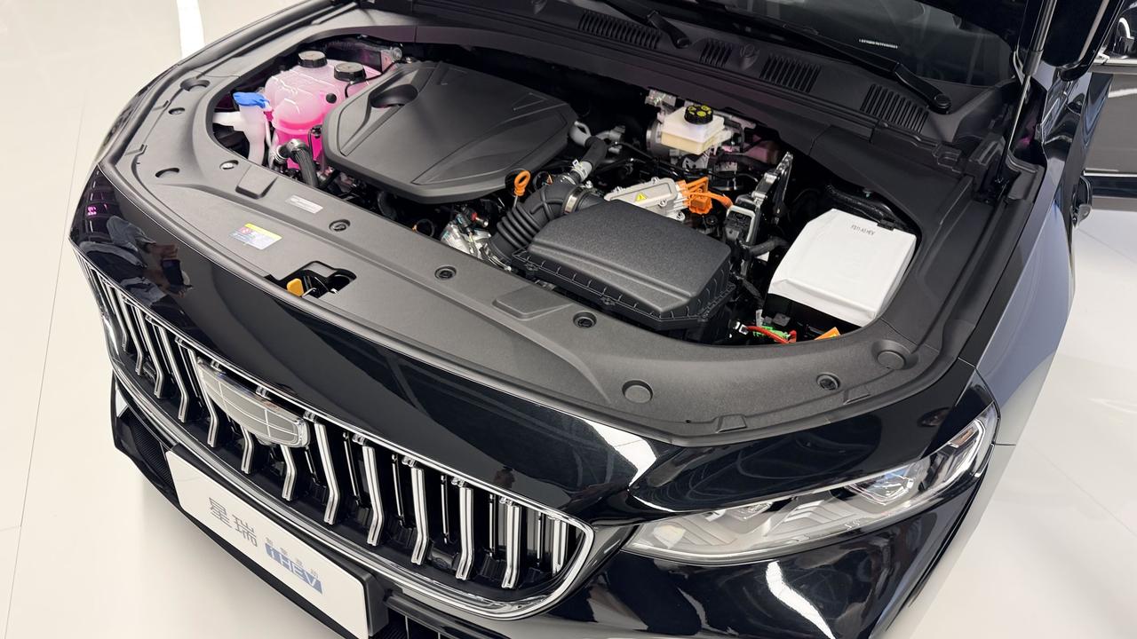 油价六连涨，用车成本陡增，不用怕！蓝牌油混正当时￼￼￼。今晚吉利i-HEV智能双