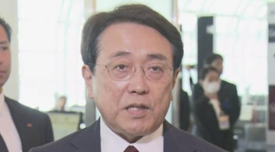 前两天在苏州开了一场国际贸易会议，来了二十多个国家的部长。其中有个日本官员，名字