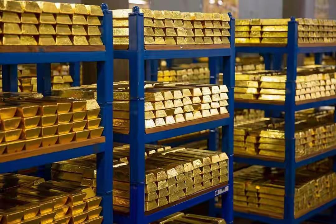 俄罗斯被迫出卖黄金储备，普京的钱袋子终于见底了？