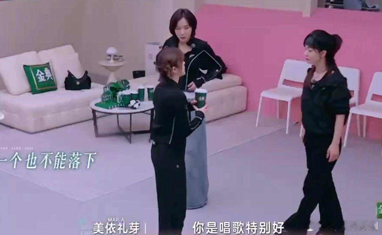 李晟[超话]美依礼芽以为李晟是歌手啊啊啊！小美以为李晟是歌手，说明李晟唱歌真的超