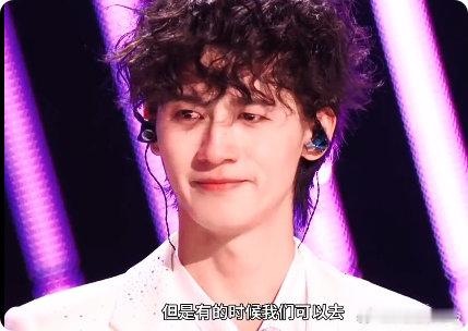 何老师就是温柔本身 谁不为何老师的温柔心动！马韬淘汰时的小难过，被他的暖心鼓励瞬