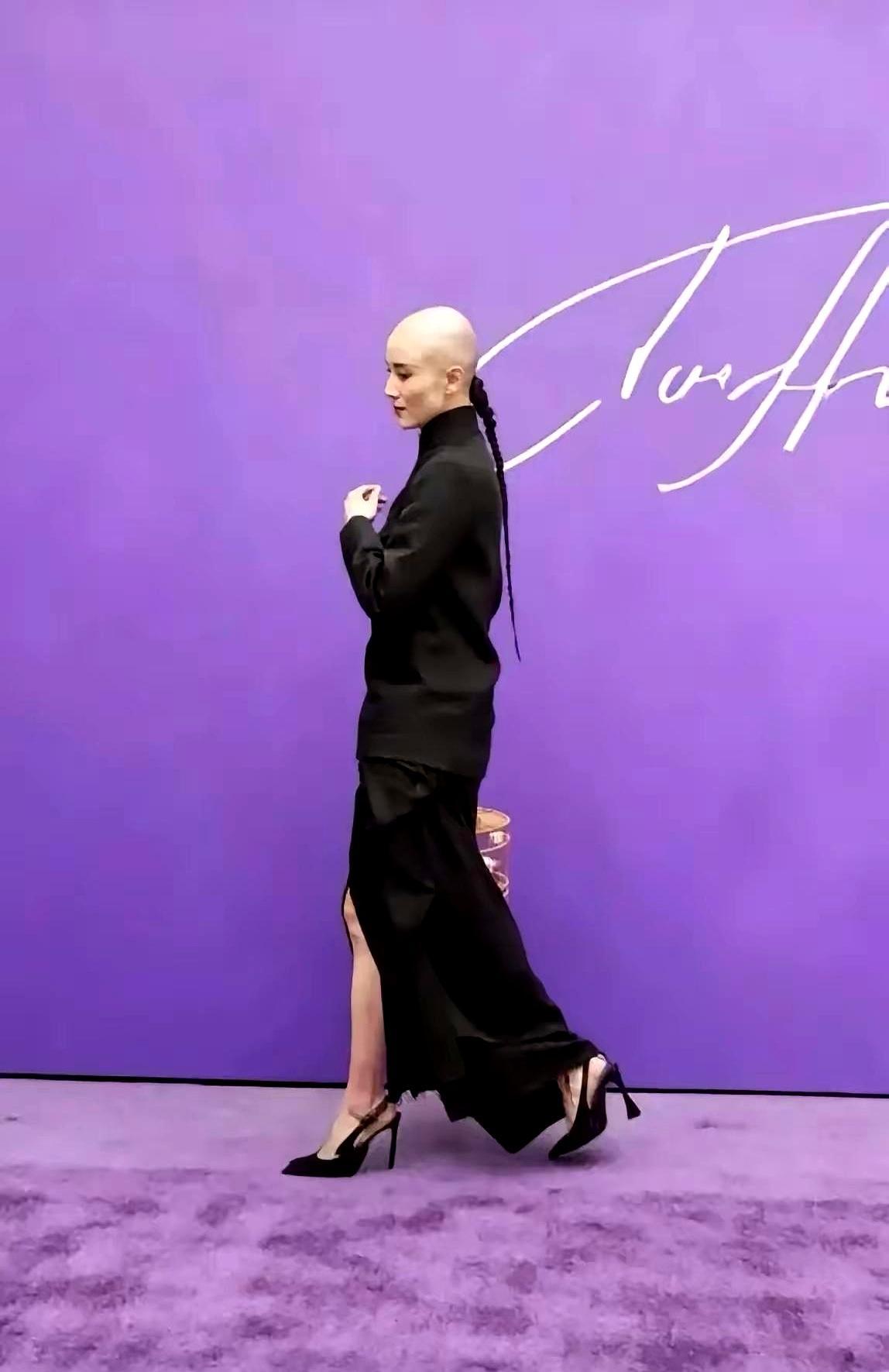 左边P图，右边真人，但看完我一宿没睡好。
 
你敢信？这玩意儿真是人做出来的，不