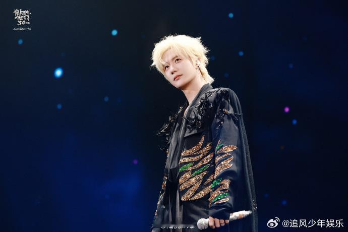 陆虎谢谢佛山以音乐为纽带，和佛山温柔相拥。在这里度过新一岁的起点，被鲜花、掌声、