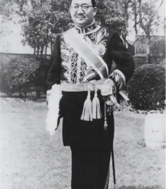 1967年8月16日，88岁的孔祥熙奄奄一息，临终前，他看着3岁的孙子，绝望地说