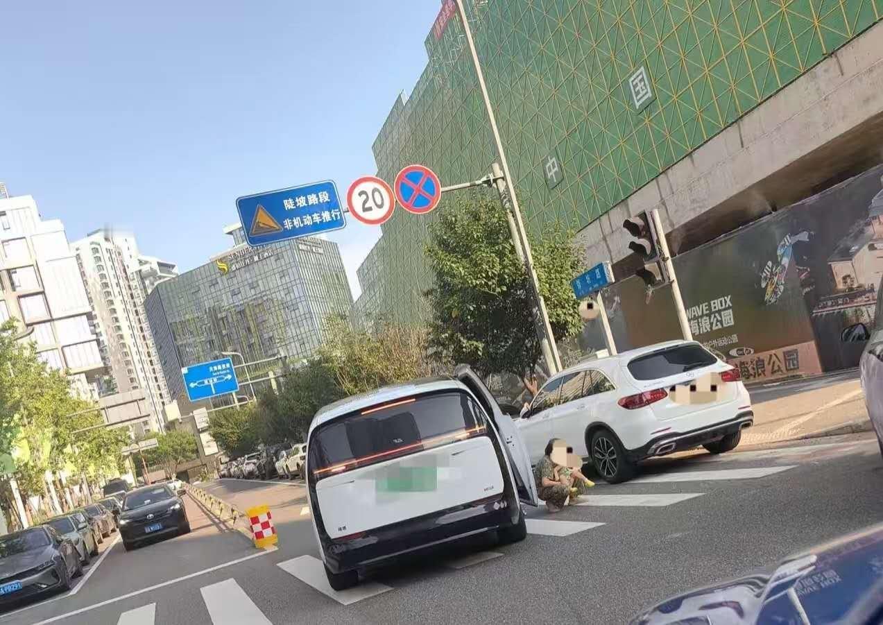 汽车百年的车载厕所问题迫在眉睫抽象汽车商业评论 ​​​