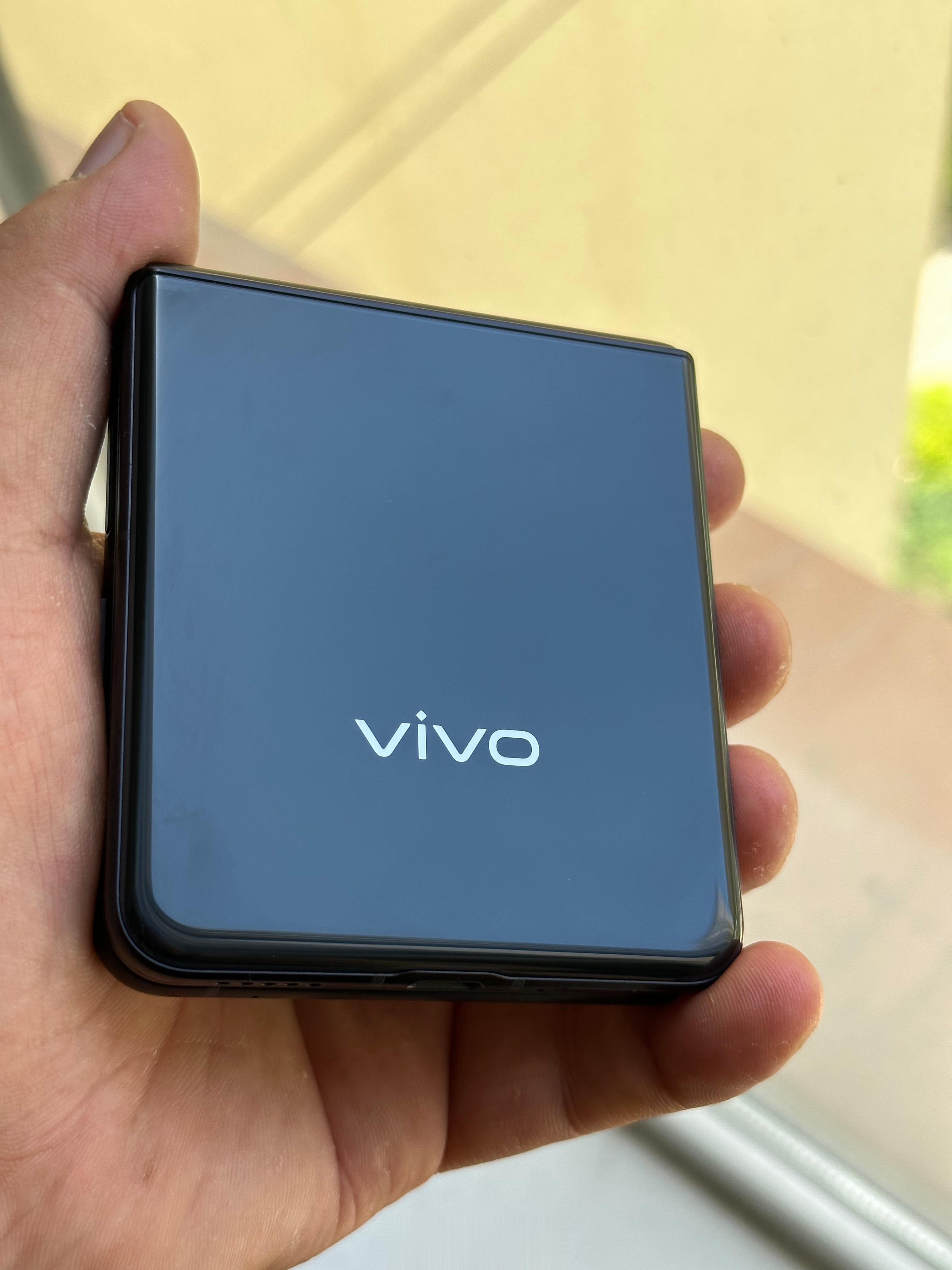 #七夕来电礼物# 我给女朋友准备的七夕礼物是vivo X Filp折叠屏手机，选