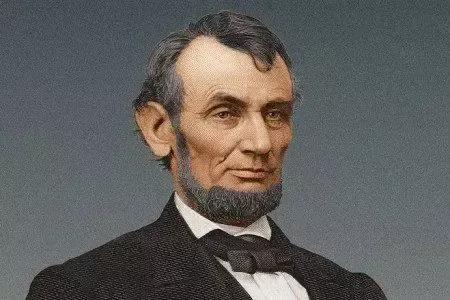 [如果川普拿下加拿大和格陵兰岛，他在美国的历史地位将等同甚至超过林肯。]

林肯