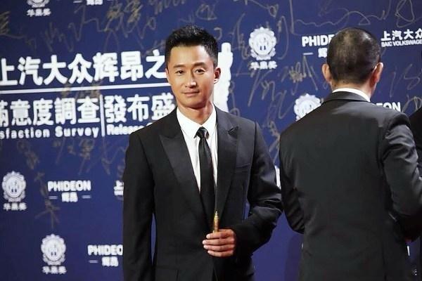1.吴京这两年工作频率不是很高，一方面已经彻底财务自由，不想那么累，另一方面是网