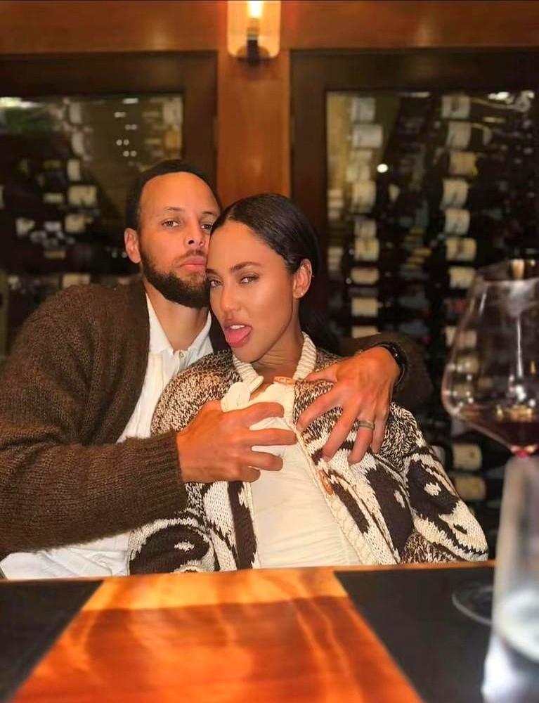 库里老婆阿耶莎，最近说了句大实话。

她坦白，自己年轻时压根没想过结婚生子，只想