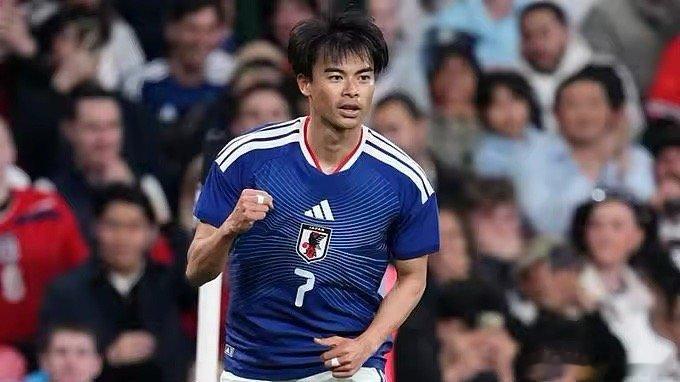 对于日本队来说，这无疑是世界杯前的一次重大打击。日本队今日公布了美加墨世界杯大名