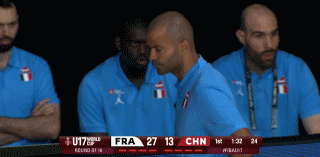 中国人的老熟人——法国曾经的超级跑车NBA马刺名宿托尼-帕克！
    中国男篮