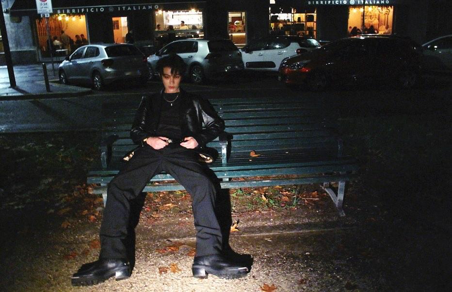 既要喜欢丁禹兮又不想去超话内卷还想白嫖签名照还想被他翻牌还想要那些专属周边还想让