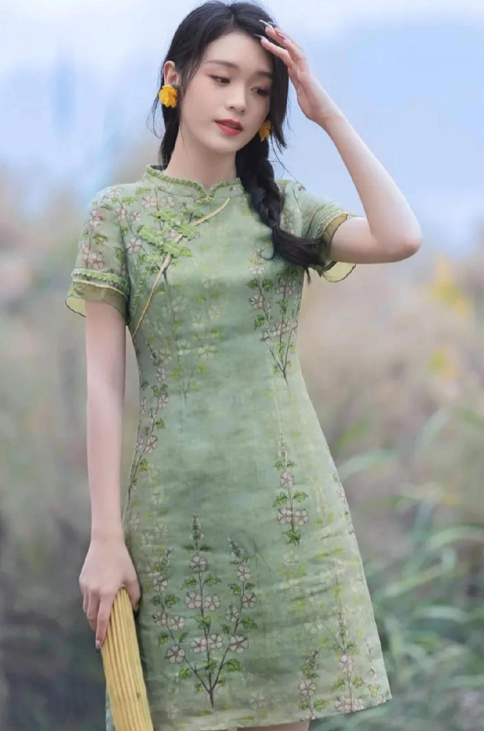 改良旗袍到底有多绝
只有穿过的人才知道
你穿过改良旗袍吗
如果没有，这个夏天
不