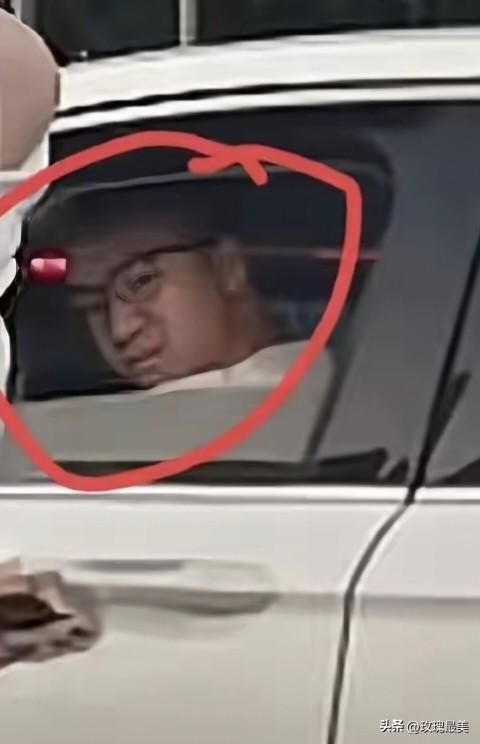 其实我们都被骗了，
重庆口水姐陈某她的行为固然可恶，可是她的那个老公邓某才是一个