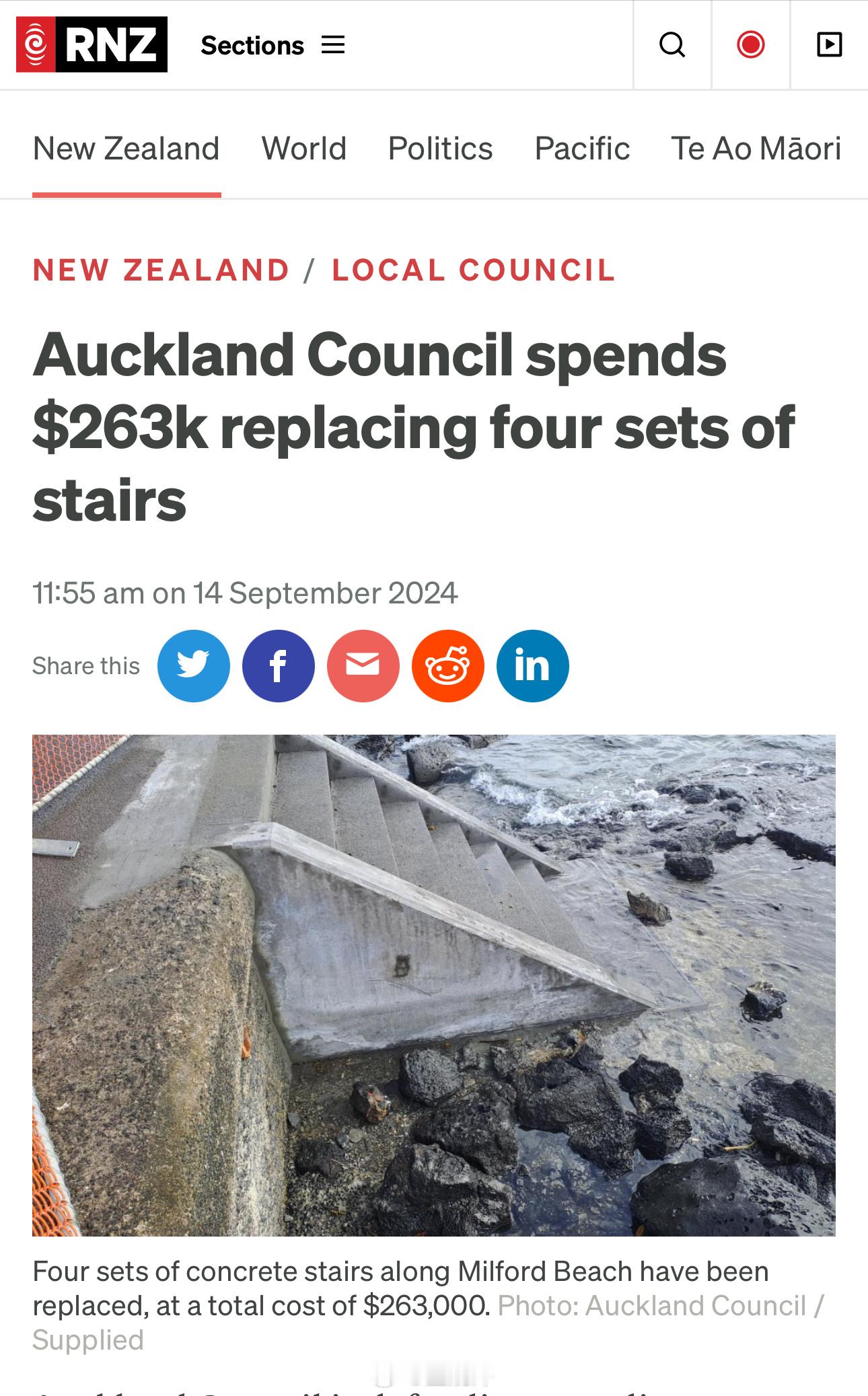 刷到一个有点难评的东西：新西兰去年修缮海滩的混凝土楼梯，4个8级楼梯花了26.3