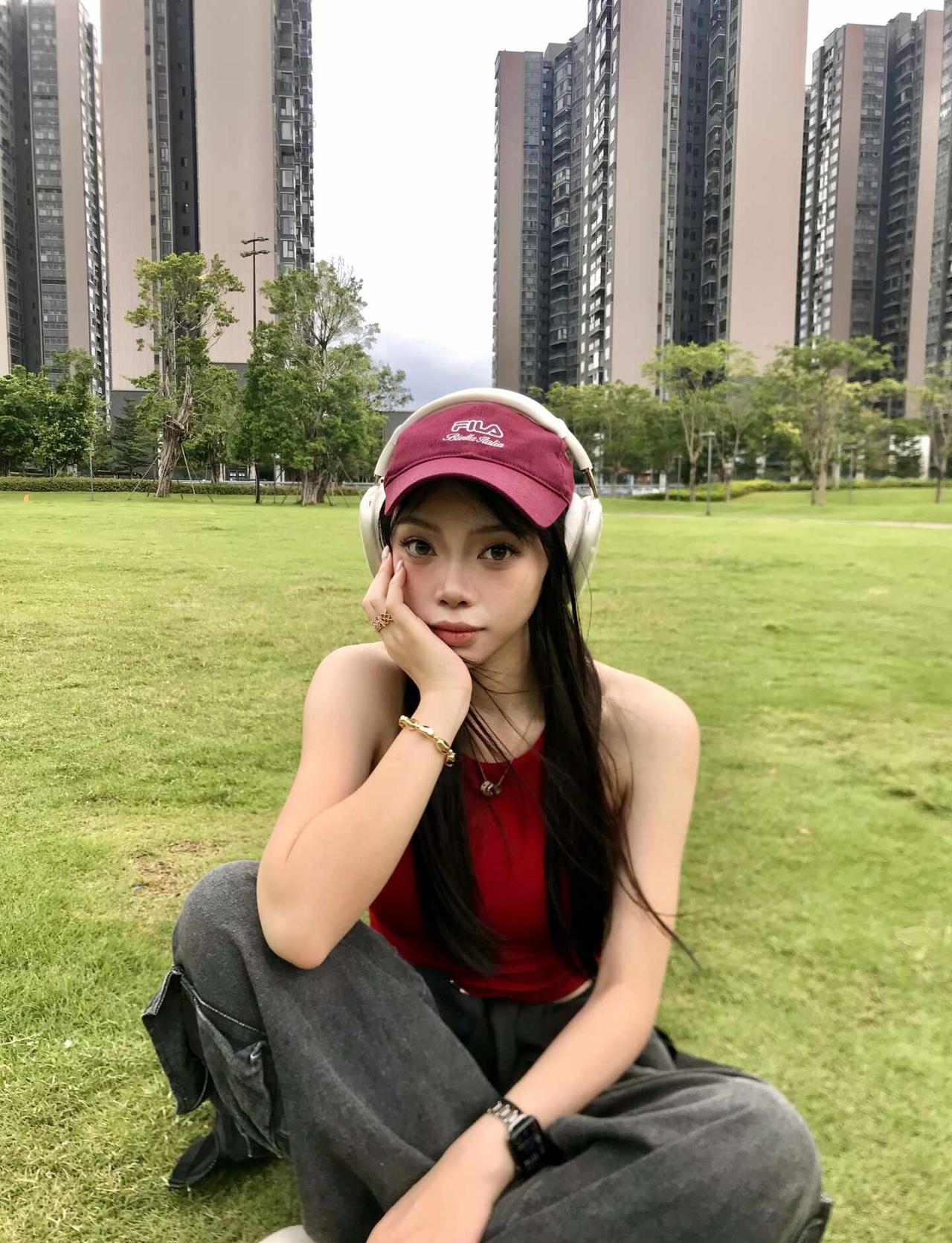 旧手机比ccd更合适阴天拍照📷
休息遇上阴天
正好拿出旧手机去公园随手拍 真的