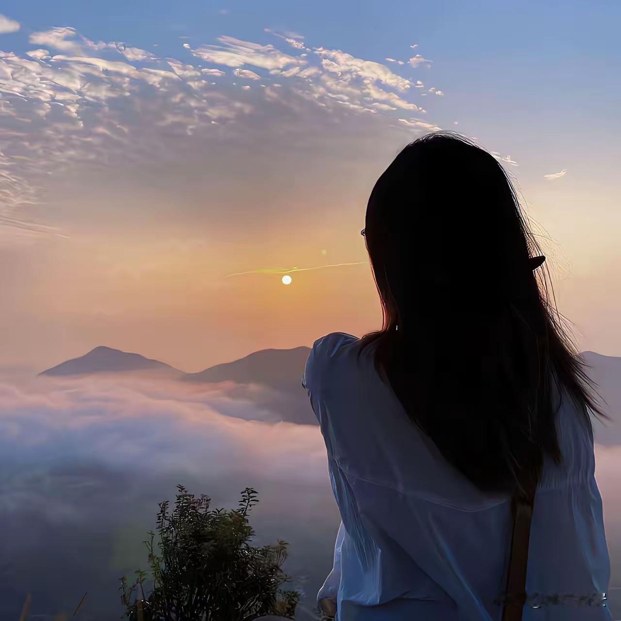 女人没结婚之前的状态：
吃得好，
穿得好，
睡得好，
心情好，
工资根本花不了。