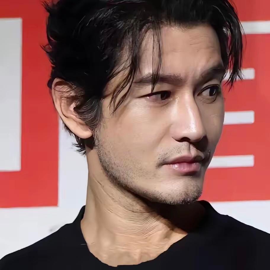 爱与不爱真的很明显。不信你看黄晓明，一年前还官宣“我们在一起了”，结果叶珂到最后