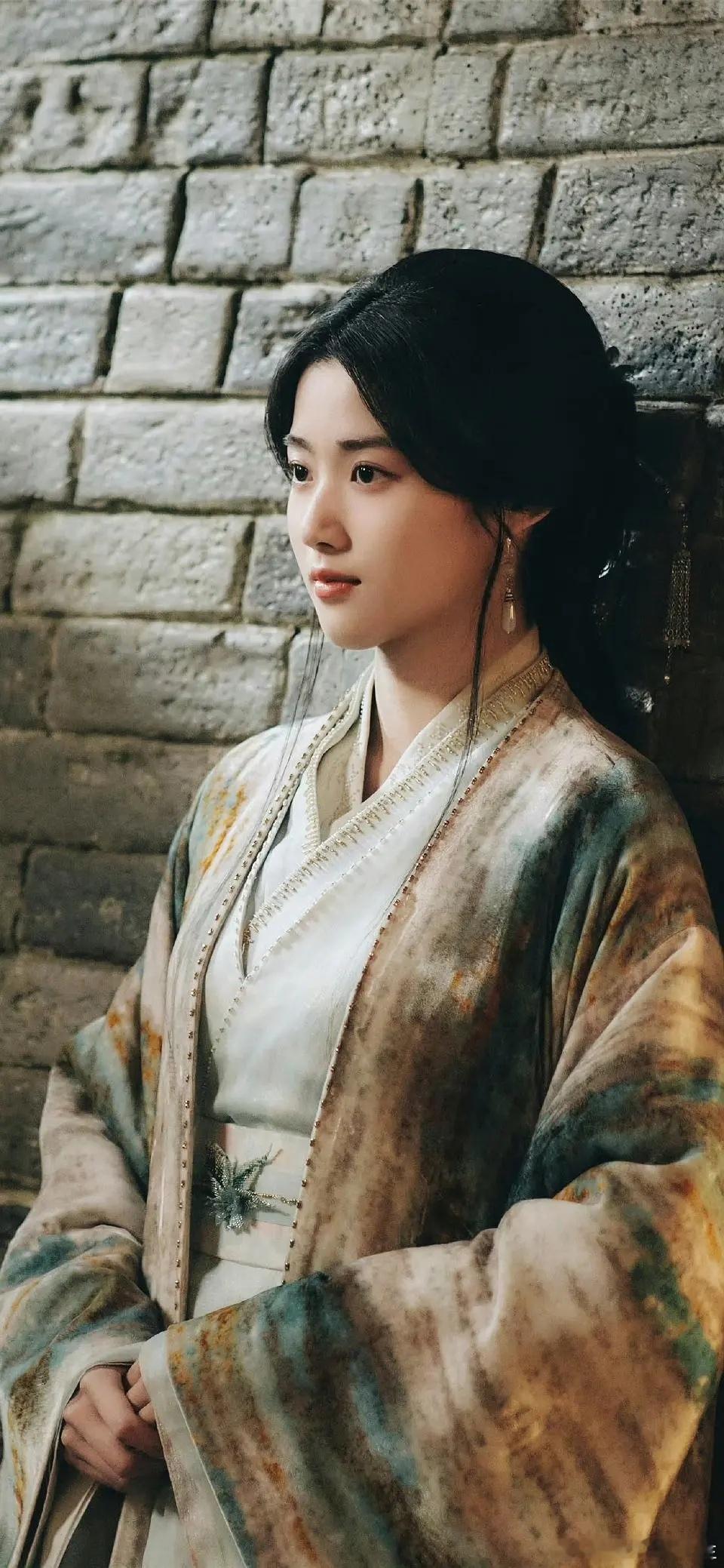 因为上官浅认识了晓晓很幸运[爱你]而且逐渐发现她是一个很温暖的小女孩，饱饱一定要