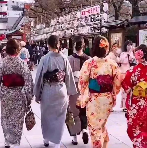 各国之多
菲律宾女佣多
美国恶人多
泰国人妖多
日本女优多
韩国换脸的多
缅甸嘎