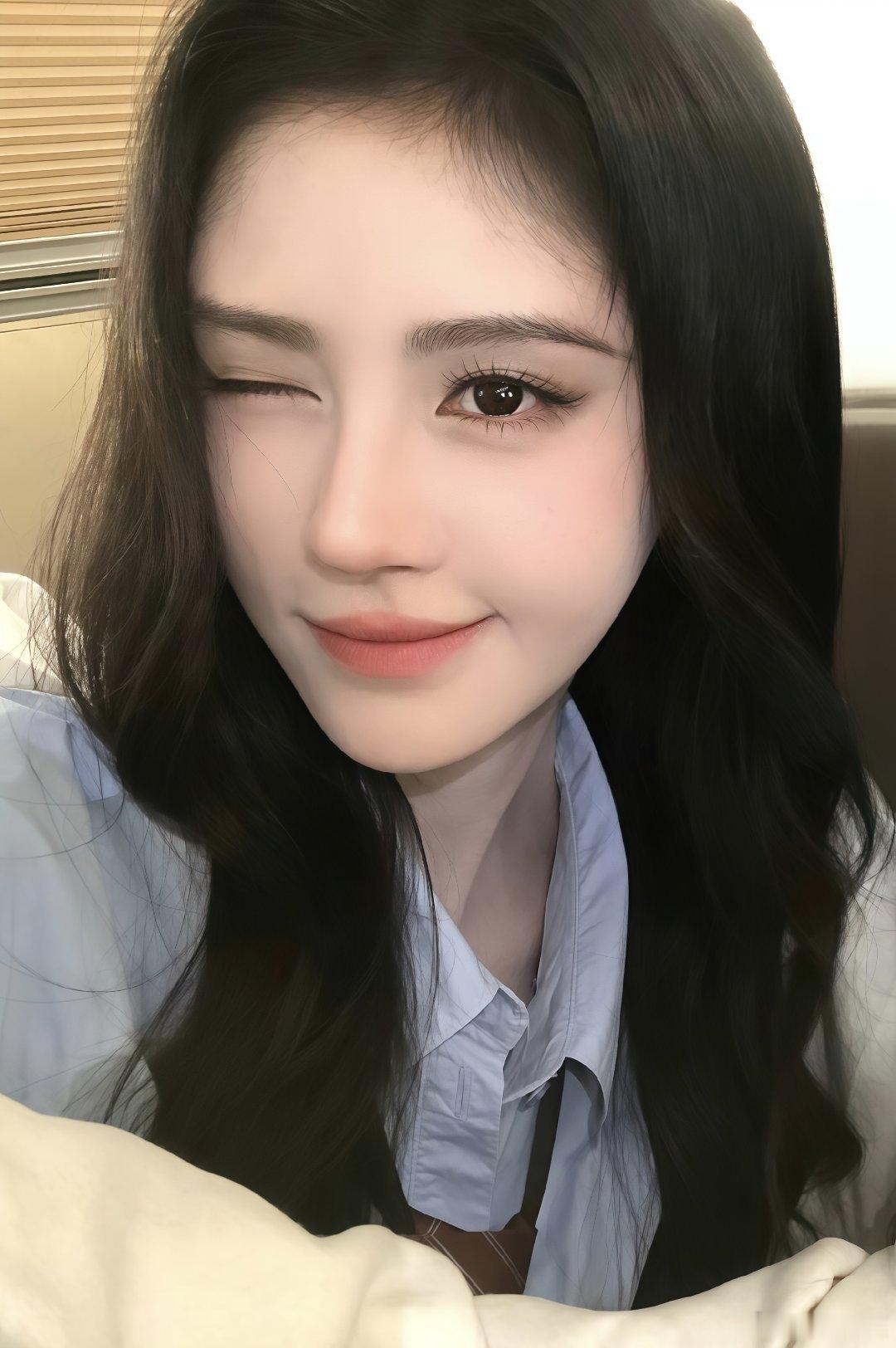 呆萌小猪三连咔📷🐷鞠婧祎 ​​​