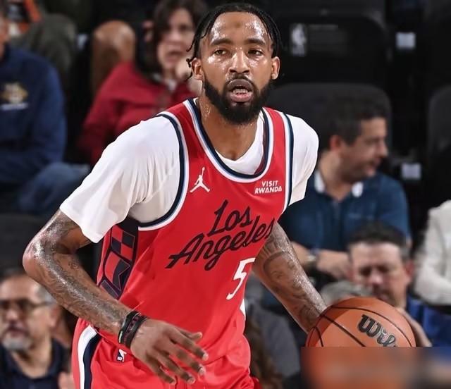 亿元肥约砸向快船配角！豪门巨星要让位？
开裂！快船王朝基石动摇。薪资专家预警，