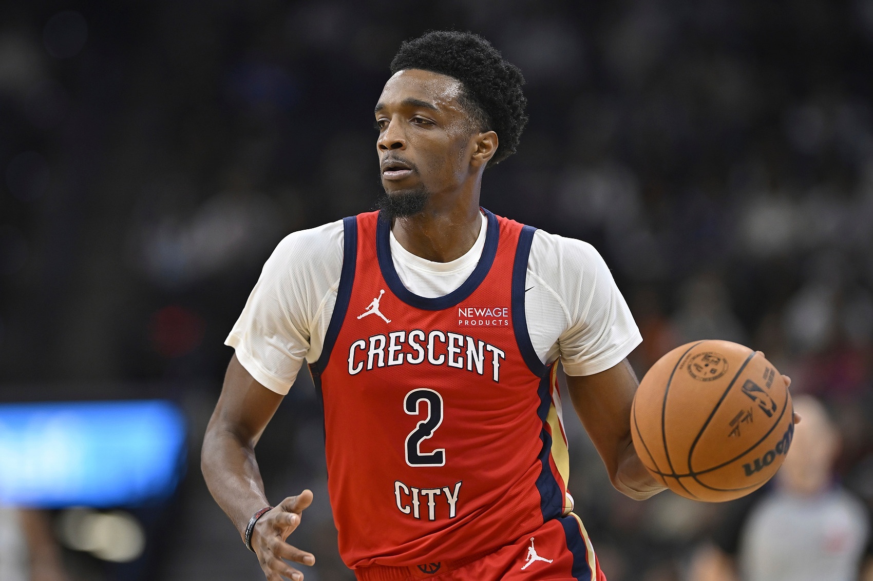 JakeLFischer：鹈鹕队希望用赫布·琼斯换取两个首轮选秀权。 nba交易