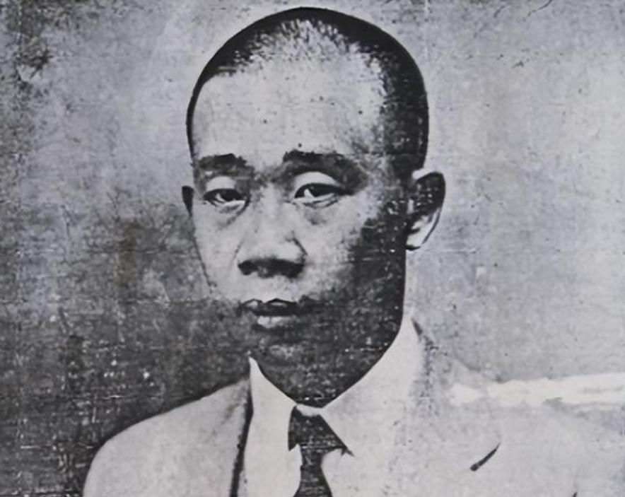 1935 年，蒋介石逼着王家烈交出兵权，王家烈答应下野，蒋介石还给了他 5000