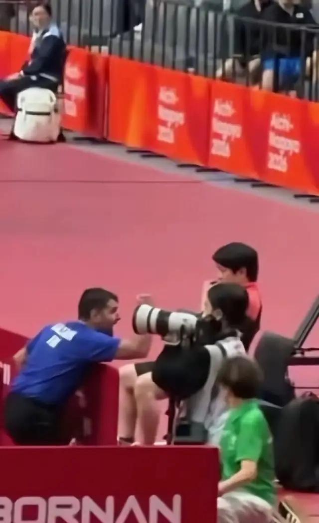 在全网最窝火的人，
估计就是日乒教练了，
本来张本智和输了，就已经意难平了，对方
