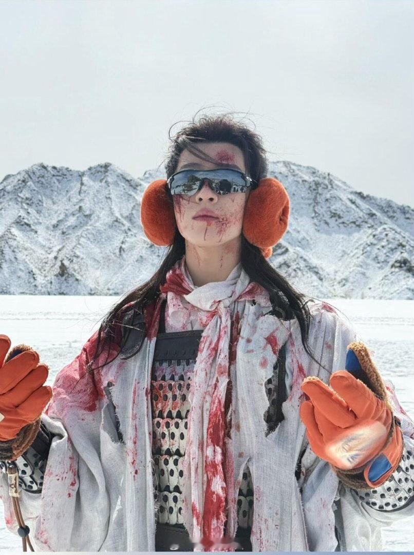 李昀锐面部生理性颤抖 冰湖重生这段太绝！毒发时脸抖到失控，不用嘶吼就把痛演透，细