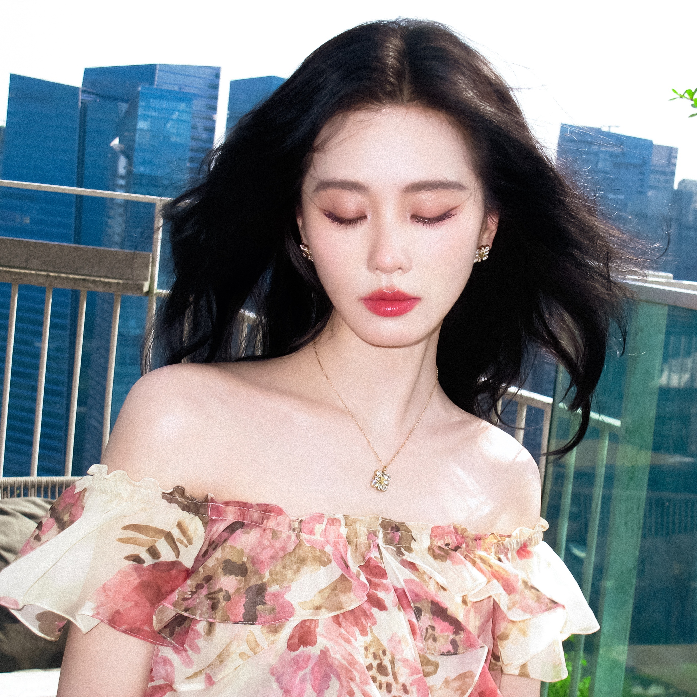 修 头像壁纸 Celine这套被刘诗诗穿得好美仿佛夏日正盛开的月季 