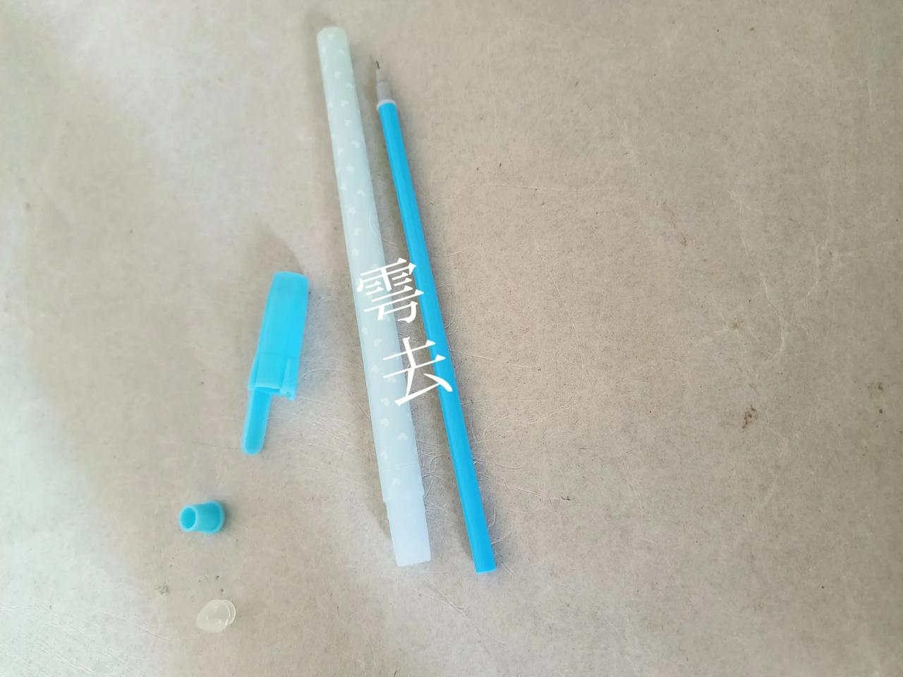 家里的水笔（中性笔）因为一年半载不是正常天天写字即长时间不使用果然又不下水了。

