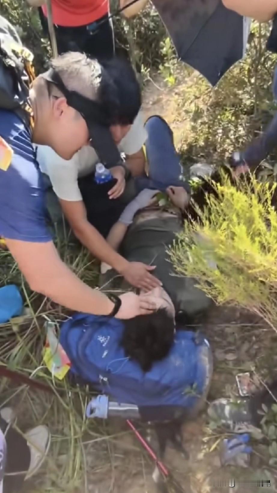 今天深圳三水线又晕倒一个，户外玩一定要量力而行，不要去挑战自我，每次的挑战成功，