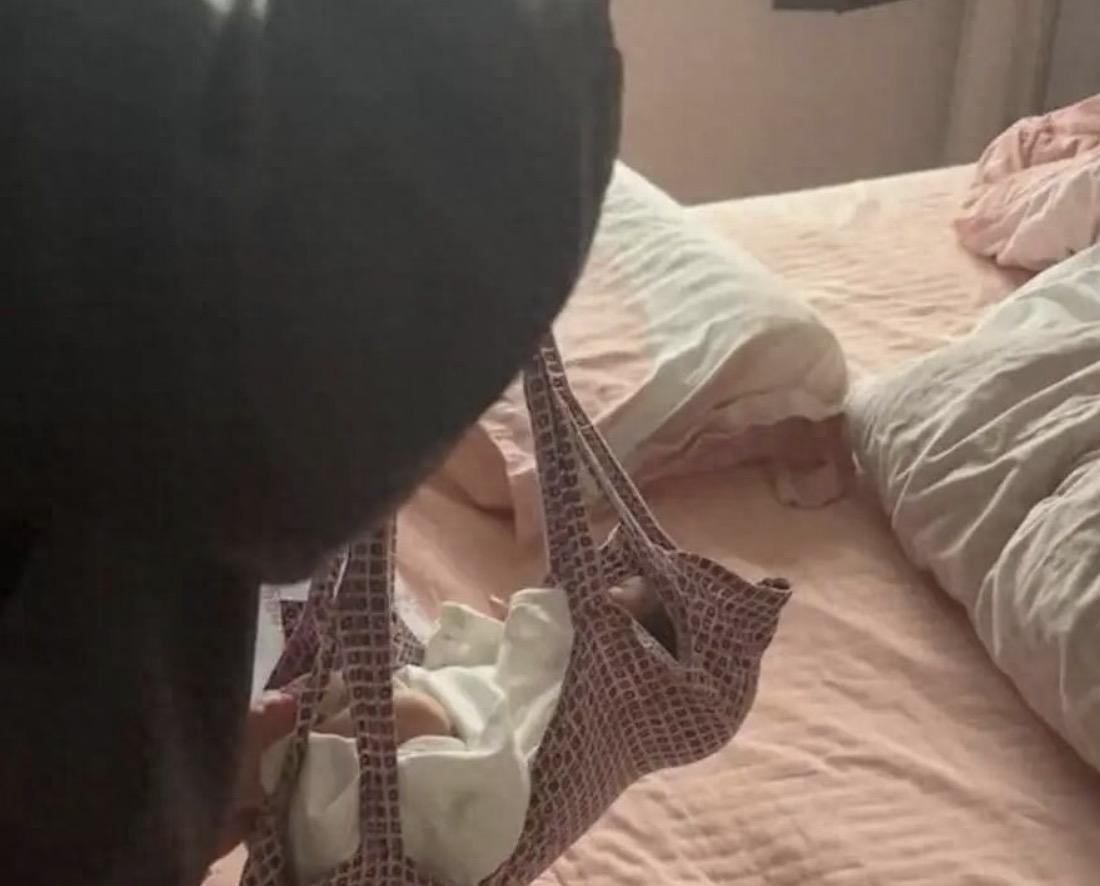 都已经是2026年了，竟然还有医院用杆秤，给新生儿进行称重，这不称出事了吧！
4